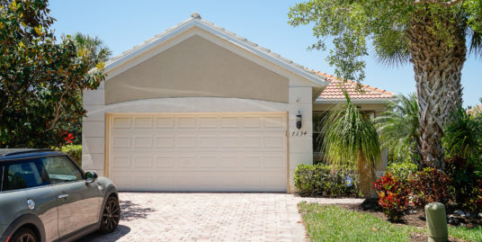 7234 Adriana Ct, Naples, FL 34114
