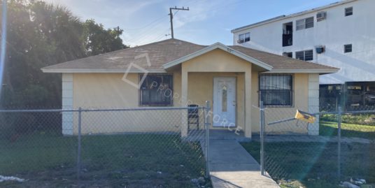 508 SW 5th St Belle Glade, FL 33430