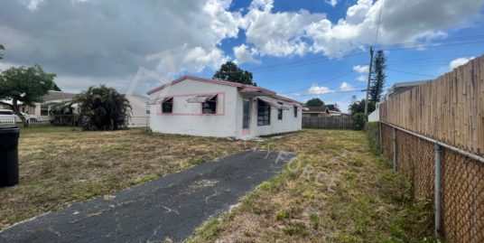 1541 North 71st Terrace Hollywood, FL 33024