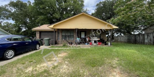 6632 Hertz St, Pensacola, FL 32526