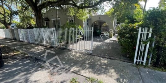 1390 SW 40th Ave, Miami, FL 33134