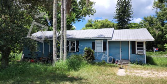 13 Florida St, Frostproof, FL 33843