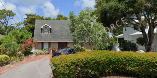 2453 10th St N, Naples, FL 34103