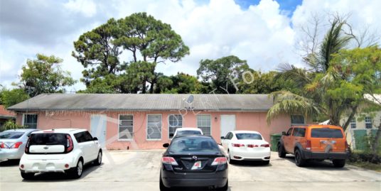 3725 Patio Ct, Lake Worth, FL 33461