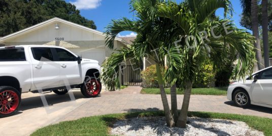 5909 71st St N, Saint Petersburg, FL 33709