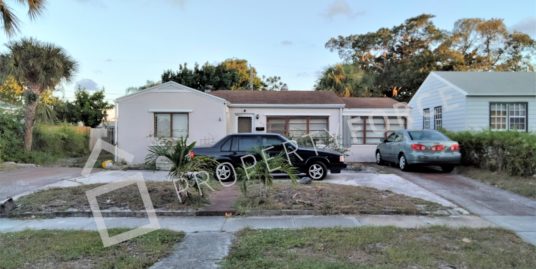 814 Franklin Rd, West Palm Beach, FL 33405