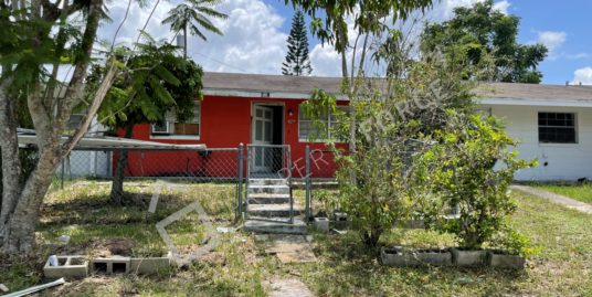 828 Gribble St, Avon Park, FL 33825