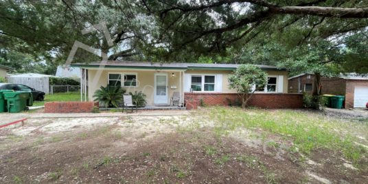 320 Avon Ln. Mary Esther, FL 32569