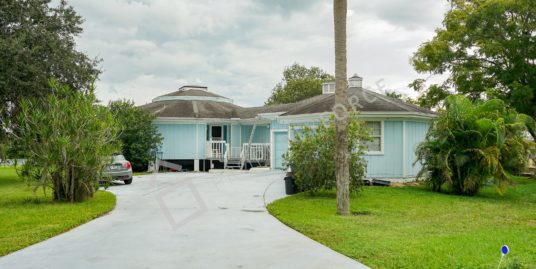 2111 Safe Harbour Court, Alva, FL 33920