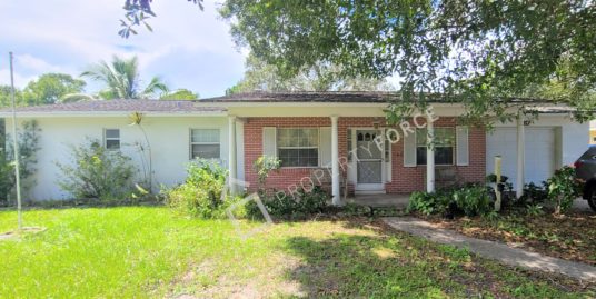 2917 Sherwood Lane Fort Pierce, FL 34982