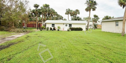 8050 Cleaves Rd, North Fort Myers, FL 33903