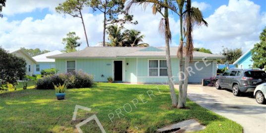 8300 SE Sweet Bay Dr, Hobe Sound, FL 33455