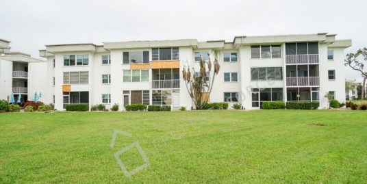 1724 Pine Valley Dr #215, Fort Myers, FL 33907