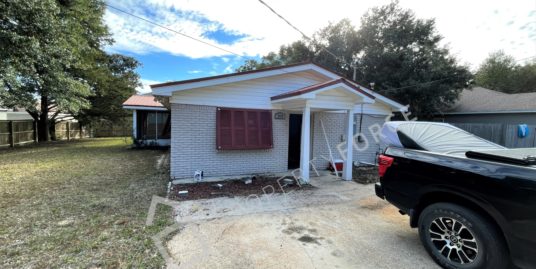 166 Patch Ave, Crestview, FL 32539