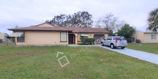 398 SW Eastport Cir Port Saint Lucie, FL 34953