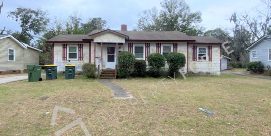 15 N Parkwood Dr, Savannah, GA 31404