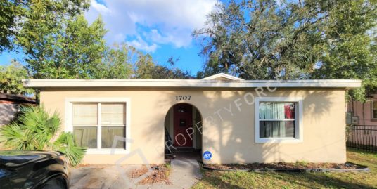 1707 Peach Avenue Sanford FL 32771
