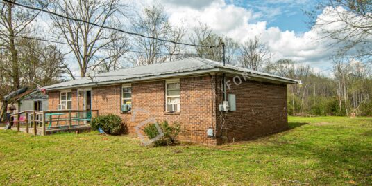 980 Newell St, Camp Hill, AL 36850