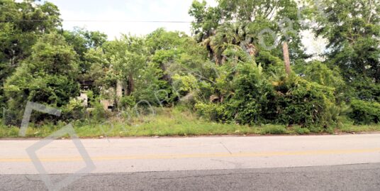 618 N 19th St, Palatka, FL 32177