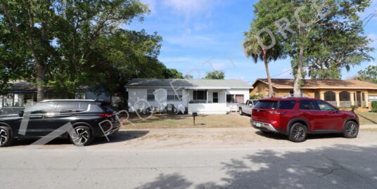 844 Essex Rd, Daytona Beach, FL 32117