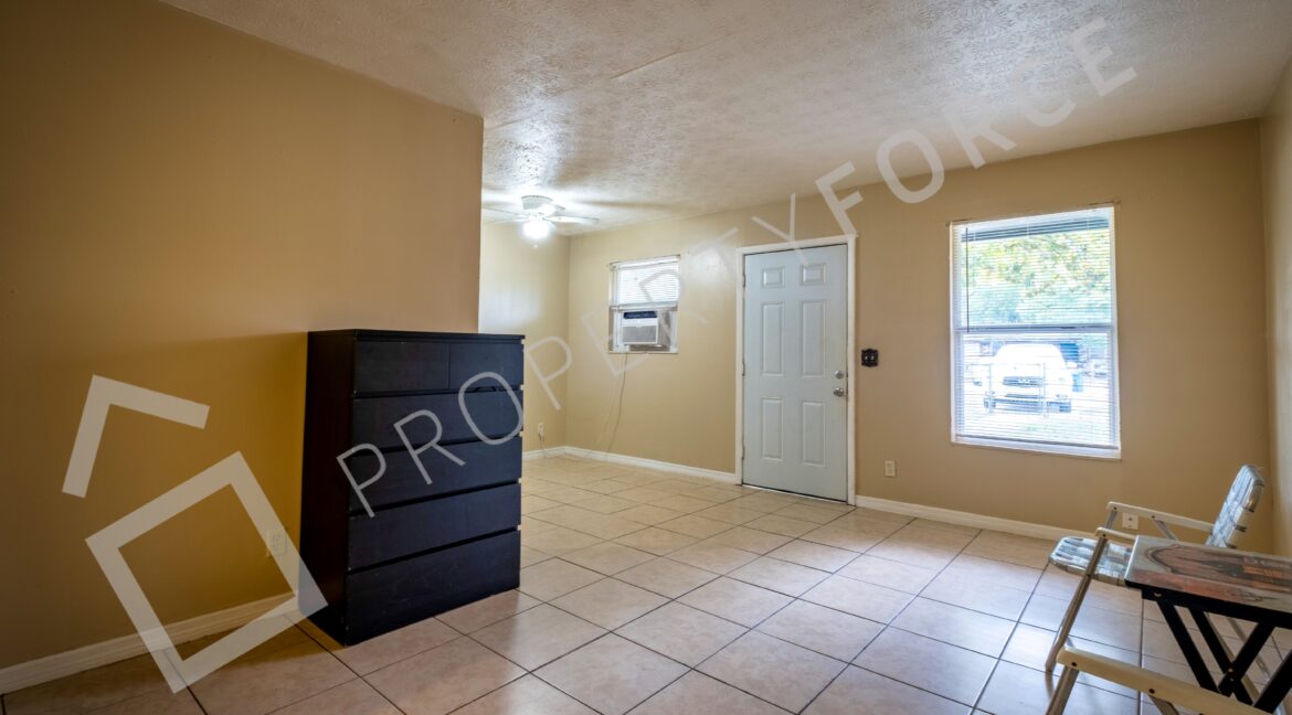 07-JAXREP_4643_Wrico_Drive_Jacksonville_FL-7