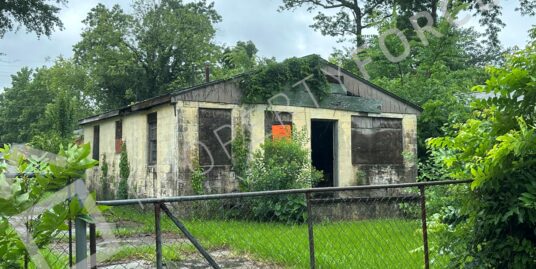 801 West 50th Street , Savannah GA 31405