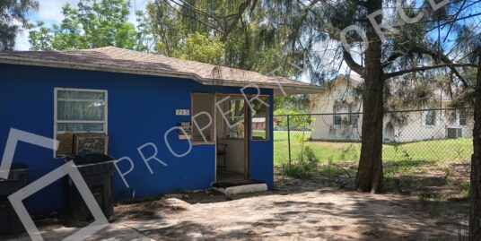 945 S Woodrow Ave, Avon Park, FL 33825