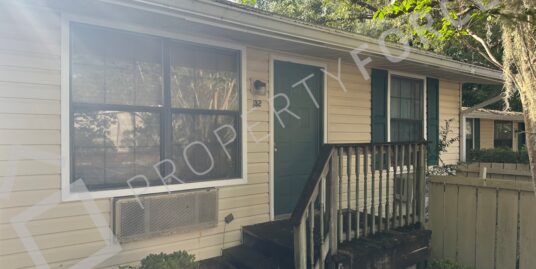 2490 SW 14th Dr APT 32, Gainesville, FL 32608