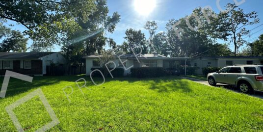 2735 Robinette Dr, Orange Park, FL 32073
