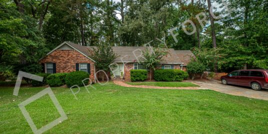 1818 Waverland Cir, Macon, GA 31211