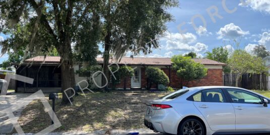 1211 W Camellia Dr, Brandon, FL 33510