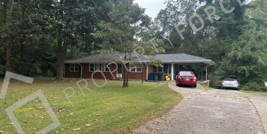 2783 Dodson Dr, East Pt, GA 30344