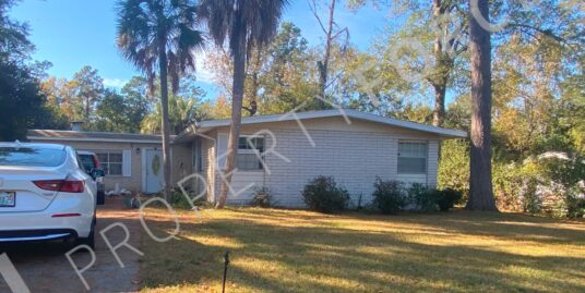 1112 Pinecrest Dr, Tallahassee, FL 32301
