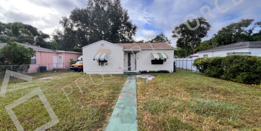 830 NW 124th St, North Miami, FL 33168
