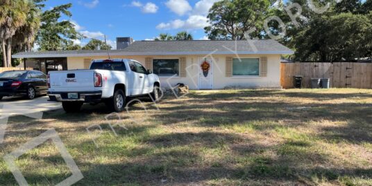 5521 24th St W, Bradenton, FL 34207