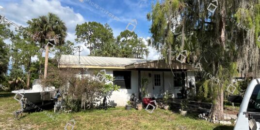 2280 Della Dr, Naples, FL 34117