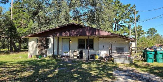 2712 Traverse Dr, Vernon, FL 32462