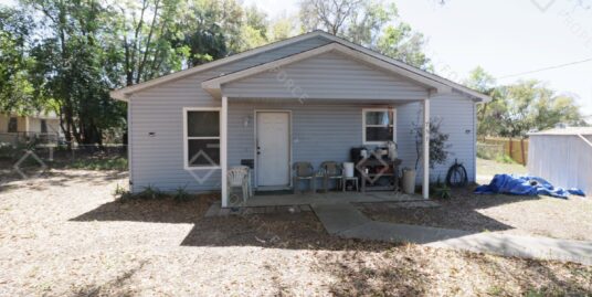 751 W Caroline St, Tavares, FL 32778