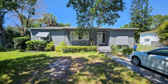 809 Texas Ct, Fort Pierce, FL 34950