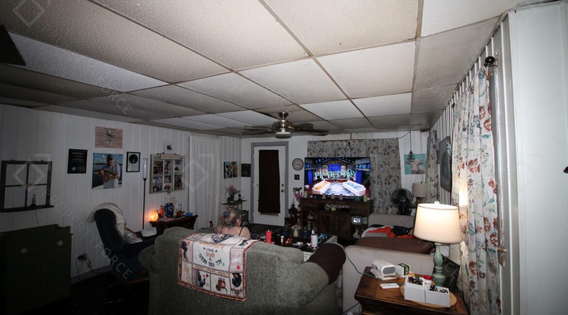 267 E Cherry St Groveland, FL 34736 (27)