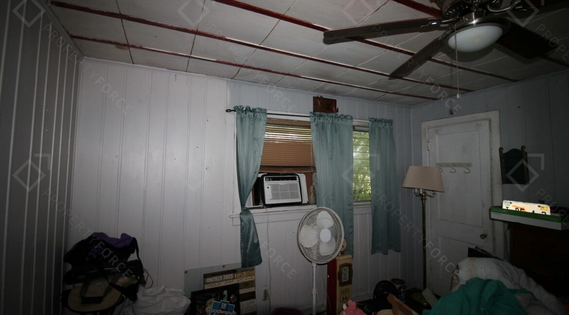 267 E Cherry St Groveland, FL 34736 (30)