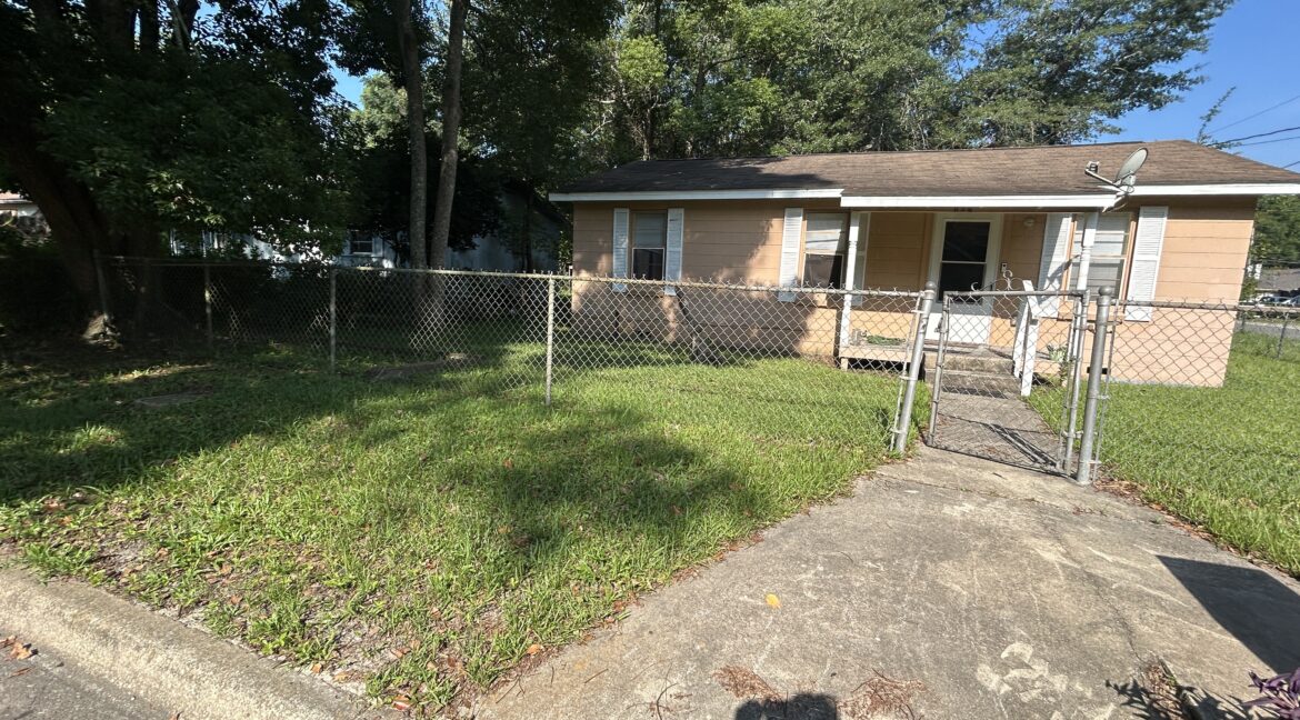 626 Lincoln St S, Quincy, FL 32351- (2)