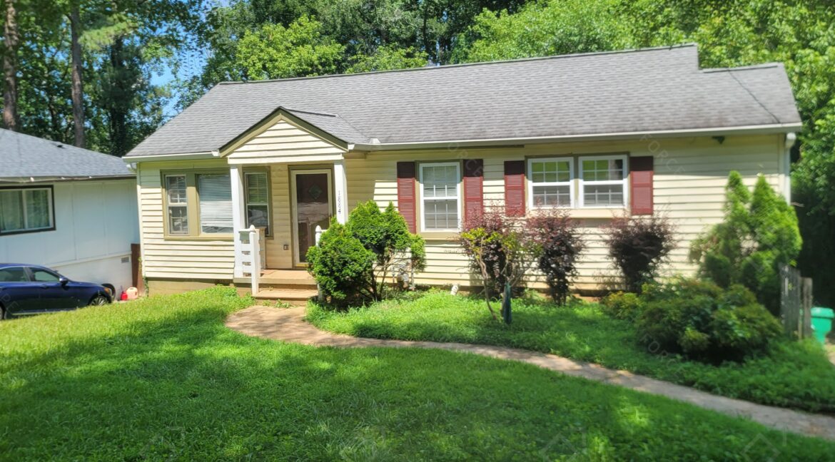 1884 Meadow Ln, Decatur, GA 30032 (1)