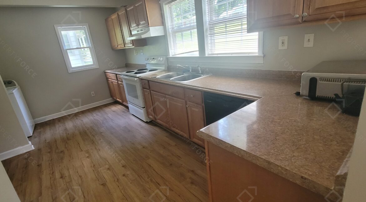 1884 Meadow Ln, Decatur, GA 30032 (23)