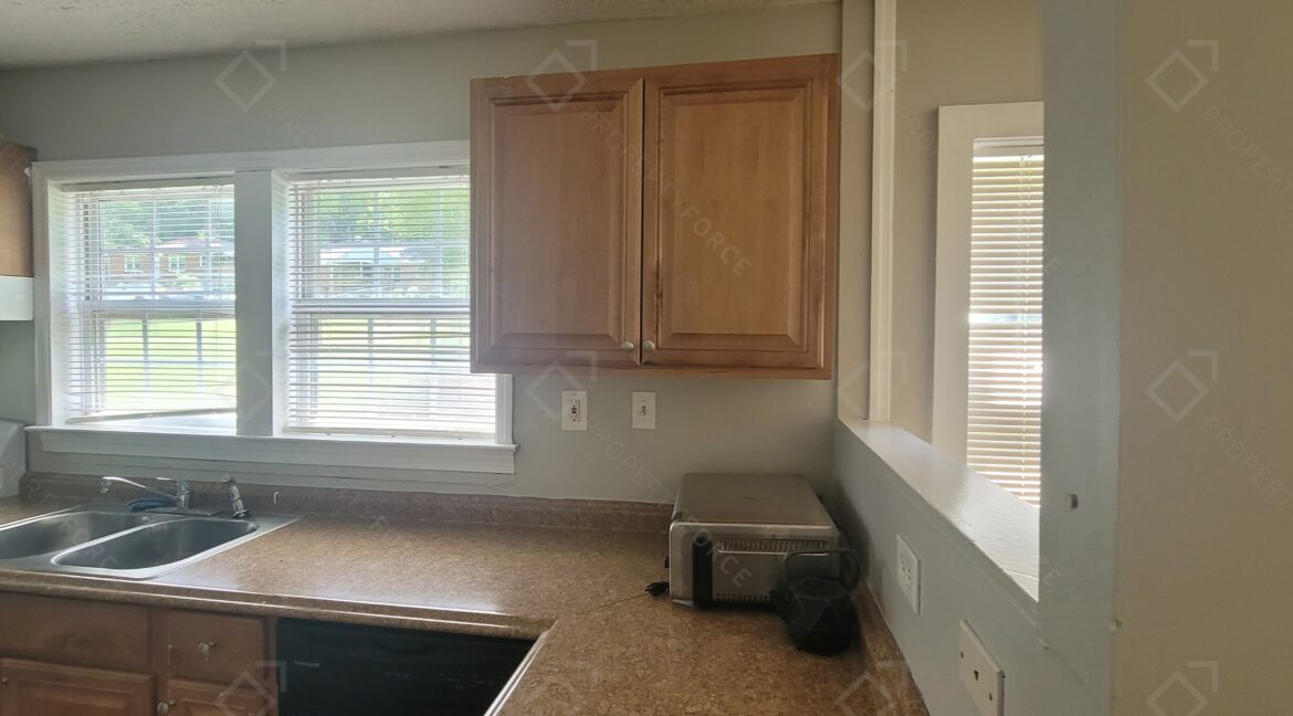 1884 Meadow Ln, Decatur, GA 30032 (24)