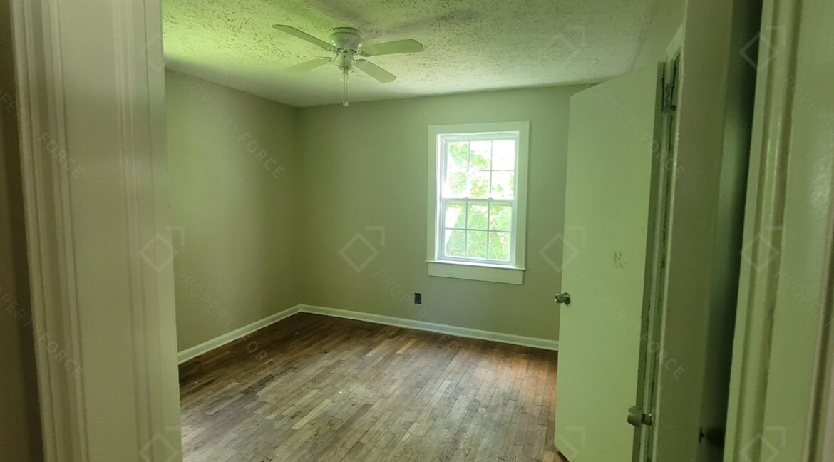 1884 Meadow Ln, Decatur, GA 30032 (30)