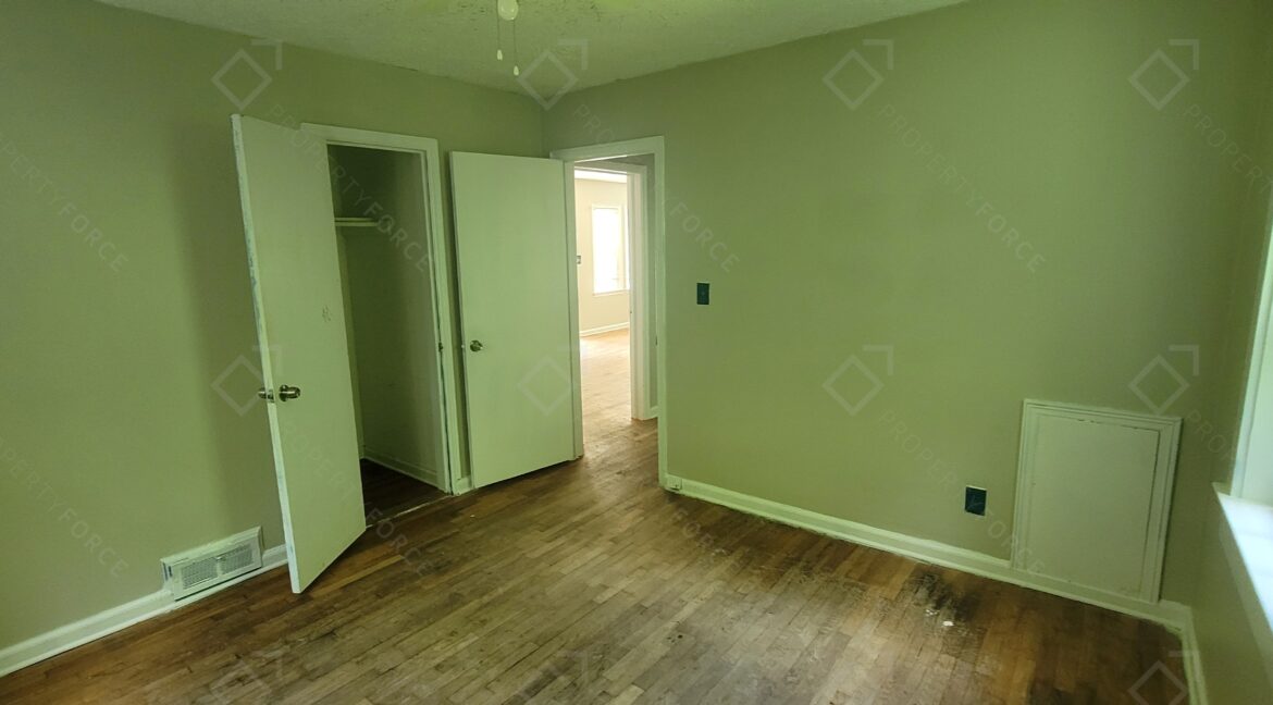 1884 Meadow Ln, Decatur, GA 30032 (31)