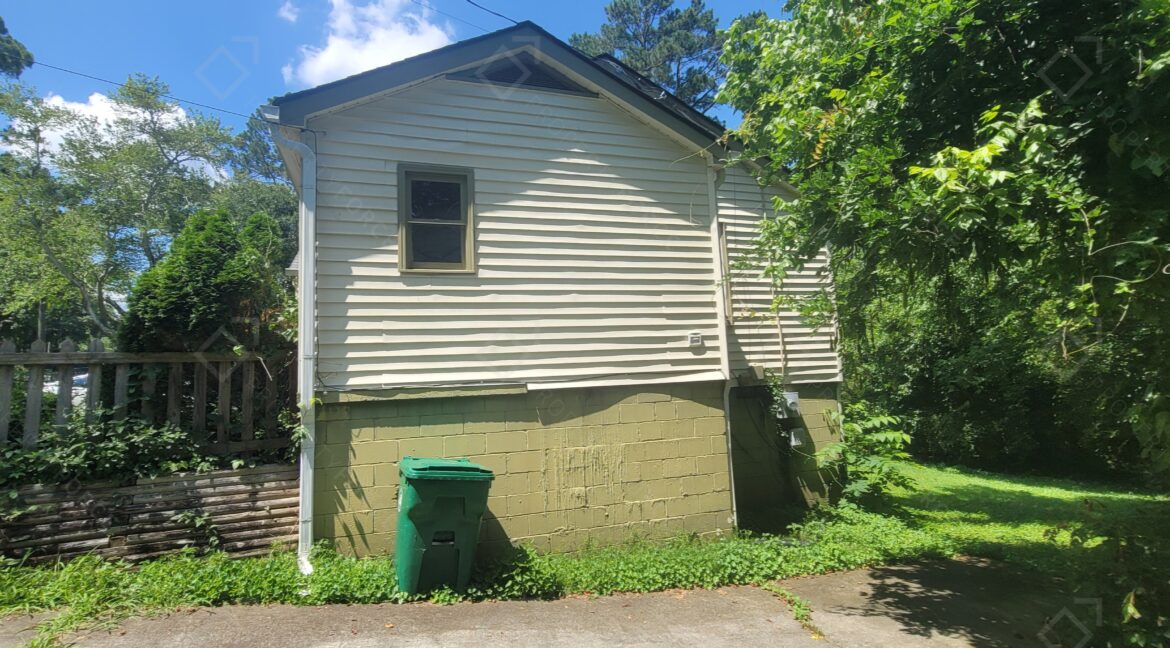 1884 Meadow Ln, Decatur, GA 30032 (9)