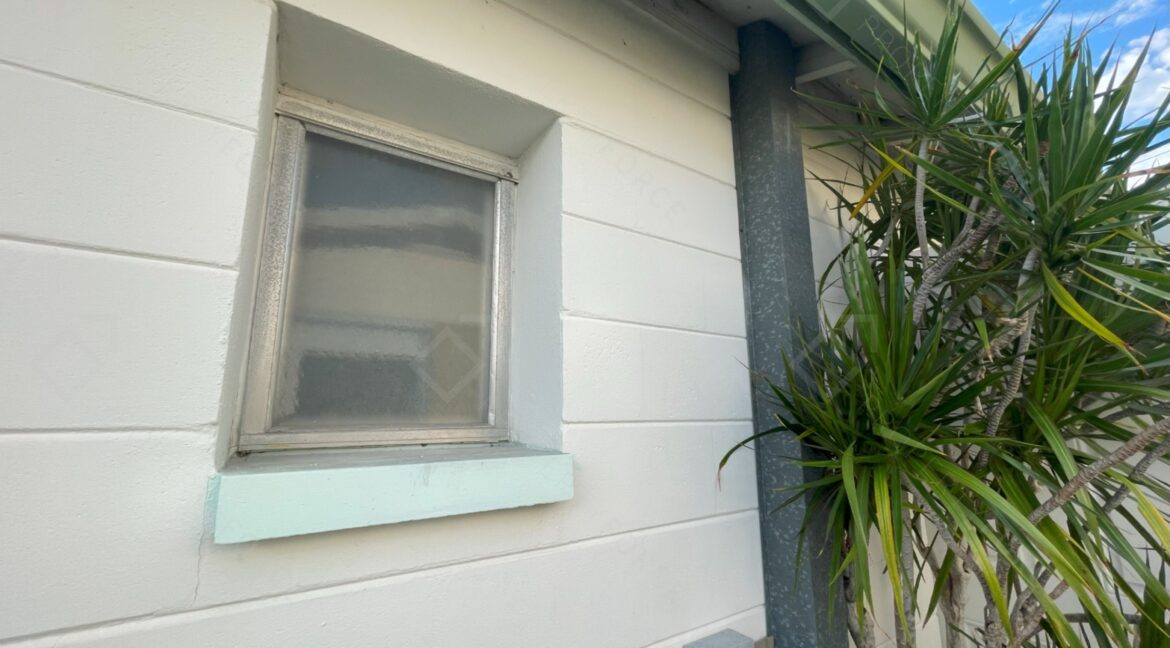 301 58th St N Saint Petersburg, FL 33710- (13)