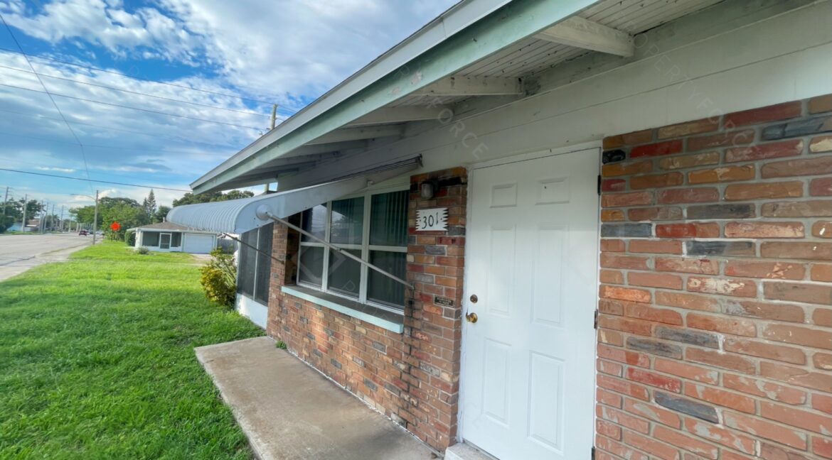 301 58th St N Saint Petersburg, FL 33710- (21)